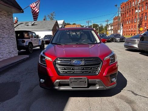 Used 2023 Subaru Forester Premium AWD/4WD image 2