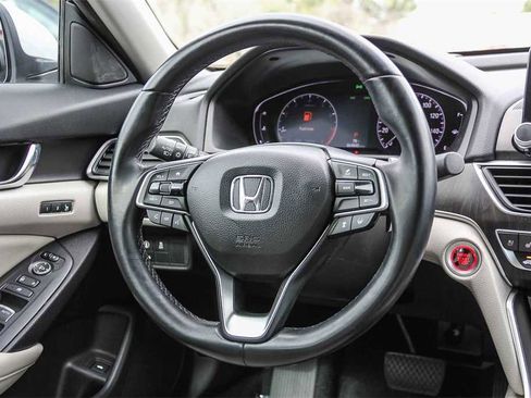 Used 2020 Honda Accord Touring image 16