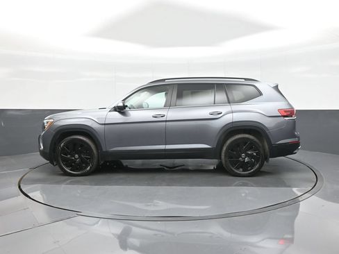 Used 2024 Volkswagen Atlas SE AWD/4WD image 4