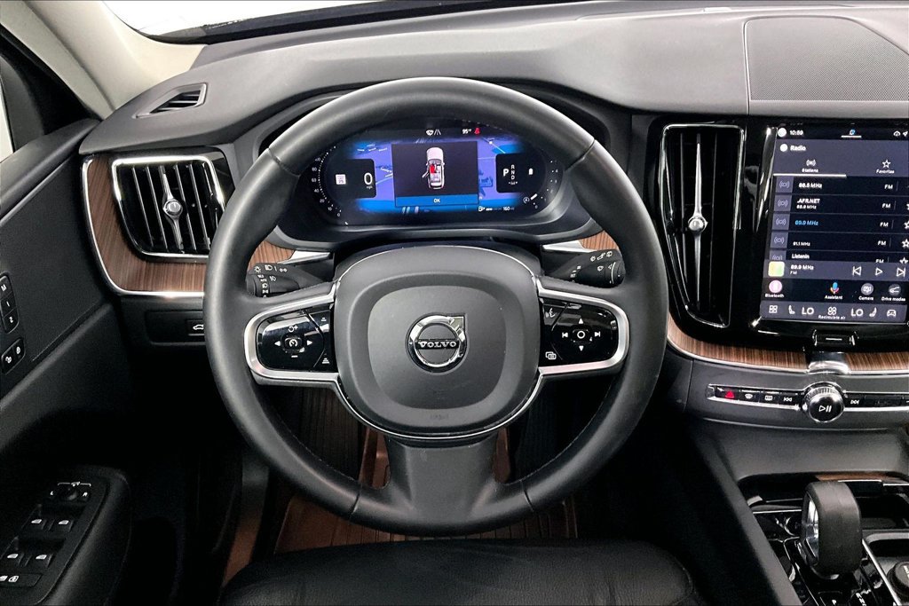 Used 2024 Volvo XC60 B5 Plus w/ Protection Package Premier AWD/4WD image 5