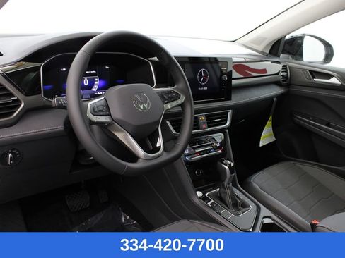 New 2026 Volkswagen Taos SE image 13