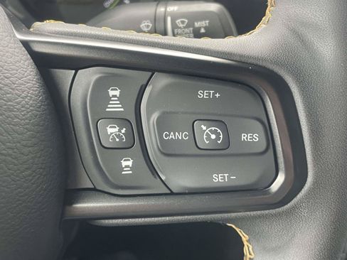 Used 2024 Jeep Wrangler Unlimited w/ Convenience Group AWD/4WD image 11