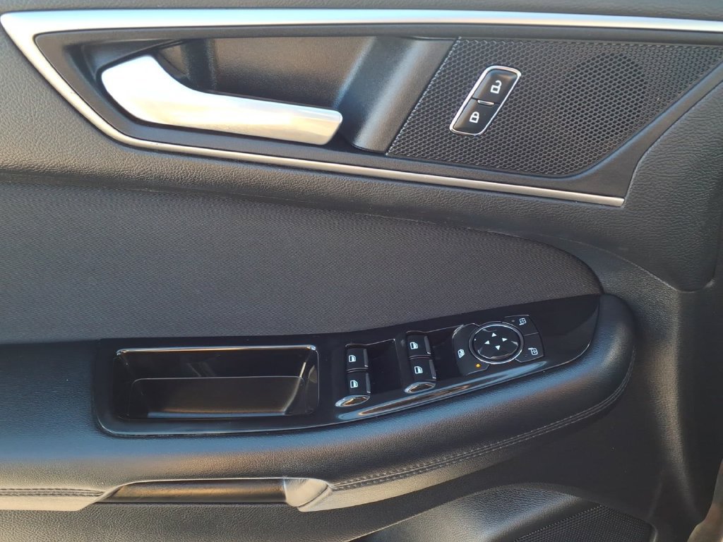 Used 2016 Ford Edge SEL w/ Cargo Accessory Package FWD image 13