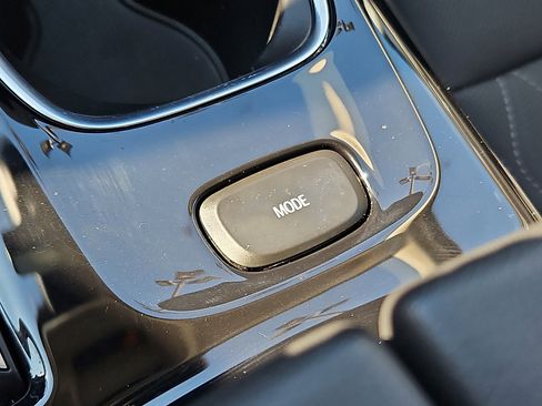 Used 2023 Buick Envision Avenir image 26