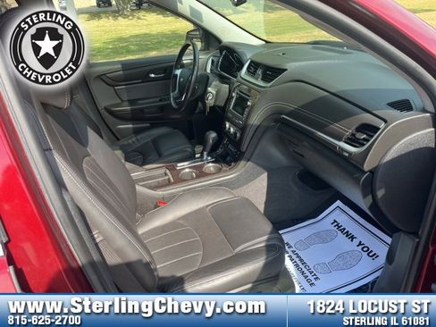 Used 2017 Chevrolet Traverse Premier image 9