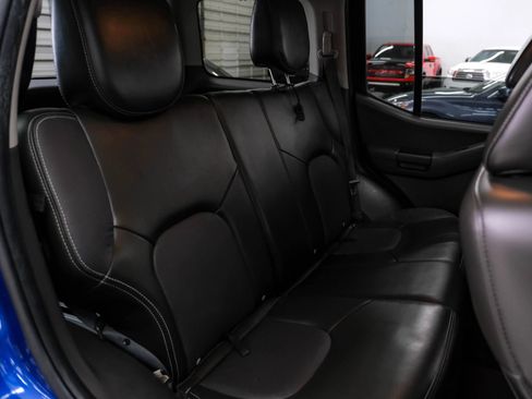 Used 2015 Nissan Xterra PRO-4X w/ Pro-4x Leather Package AWD/4WD image 32