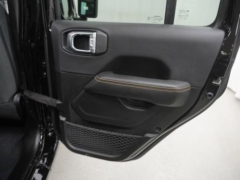 Used 2025 Jeep Wrangler Unlimited Sahara w/ Safety Group AWD/4WD image 45