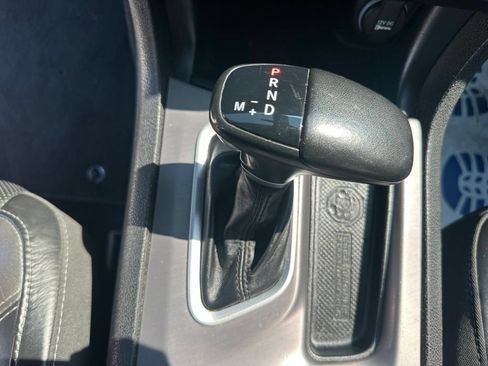 Used 2022 Dodge Charger SXT w/ Leather Interior Group RWD image 26