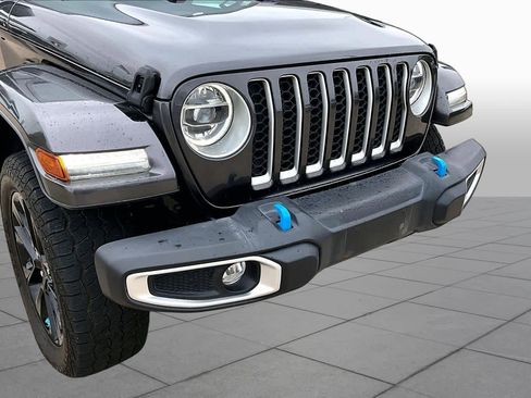 Used 2022 Jeep Wrangler Unlimited Sahara w/ Cold Weather Group AWD/4WD image 30