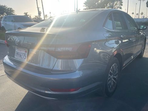 Used 2019 Volkswagen Jetta SE FWD image 4
