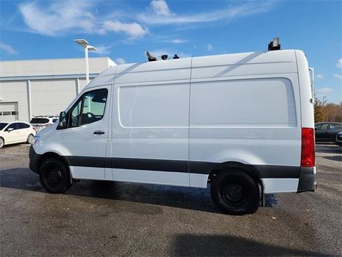 Used 2022 Mercedes-Benz Sprinter 2500 image 10