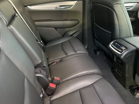 Used 2025 Cadillac XT6 Luxury image 20