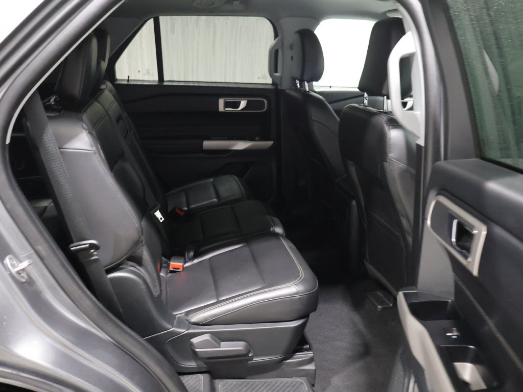 Used 2024 Ford Explorer XLT w/ Equipment Group 202A AWD/4WD image 20