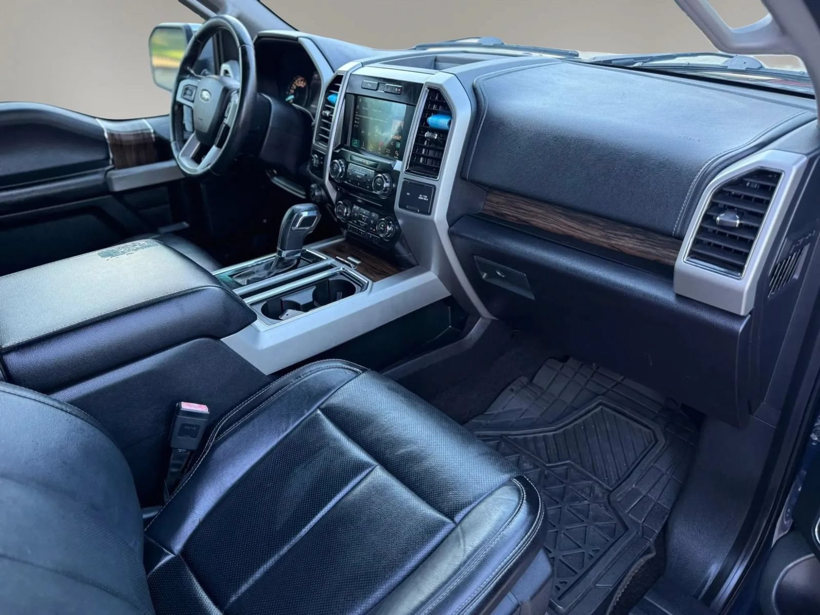 Used 2018 Ford F150 Lariat RWD image 19