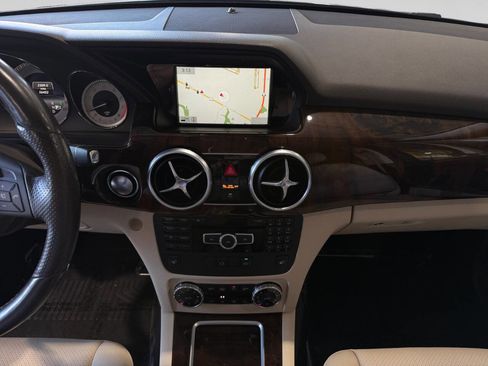 Used 2014 Mercedes-Benz GLK 350 4MATIC image 15