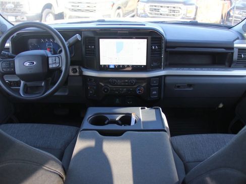 Used 2025 Ford F350 XLT w/ Black Appearance Package image 17