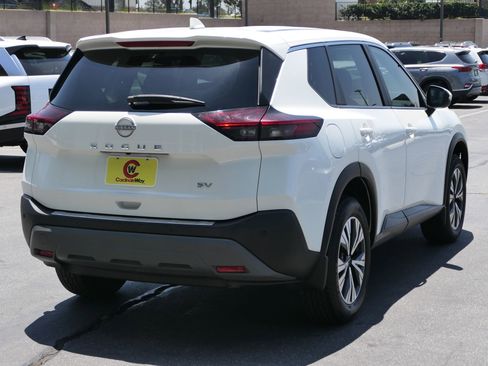 Used 2023 Nissan Rogue SV FWD image 3
