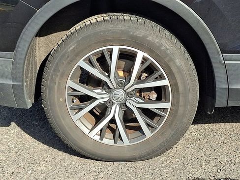 Used 2019 Volkswagen Tiguan SEL AWD/4WD image 33
