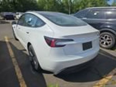 Used 2024 Tesla Model 3 Standard Range RWD image 3