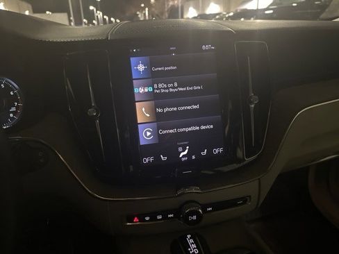 Used 2021 Volvo XC60 T5 Inscription w/ Advanced Package image 9