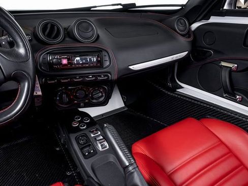 Used 2019 Alfa Romeo 4C Spider RWD image 23