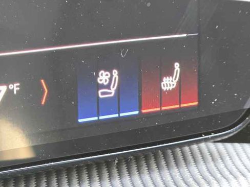 New 2025 Audi SQ5 Prestige image 12