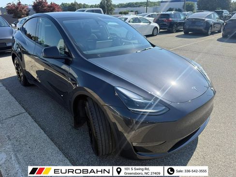 Used 2024 Tesla Model Y Long Range AWD/4WD image 23