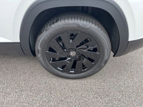 New 2026 Volkswagen Atlas Cross Sport SE image 22