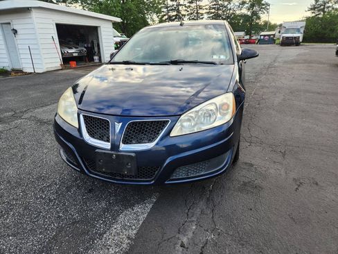 Used 2010 Pontiac G6 Sedan FWD image 2