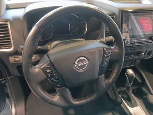 Used 2023 Nissan Frontier SV w/ SV Premium Package AWD/4WD image 10