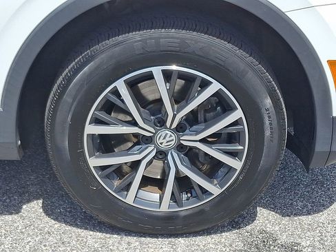 Used 2020 Volkswagen Tiguan SE w/ Panoramic Sunroof Package AWD/4WD image 8