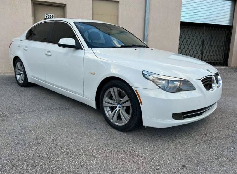 Used 2010 BMW 528i Sedan RWD image 5