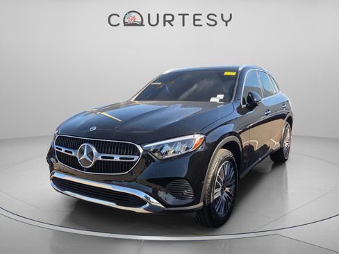 Used 2024 Mercedes-Benz GLC 300 GLC 300 4MATIC image 1