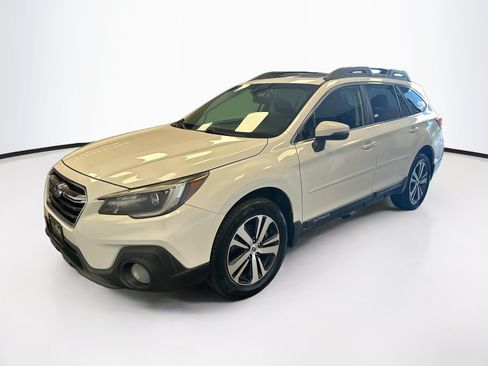 Used 2018 Subaru Outback 2.5i Limited AWD/4WD image 3
