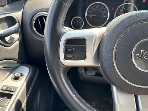 Used 2017 Jeep Compass Latitude AWD/4WD image 16