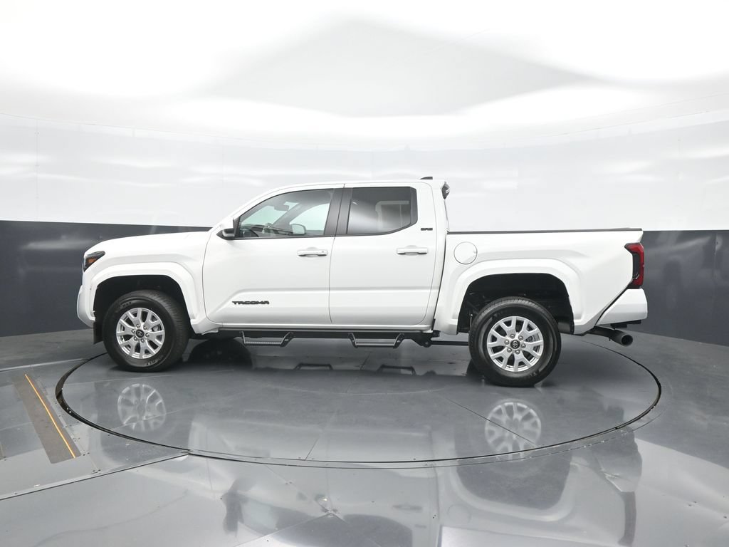 Certified 2026 Toyota Tacoma SR5 AWD/4WD image 4