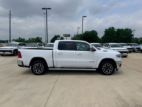 Used 2025 RAM 1500 Laramie AWD/4WD image 8