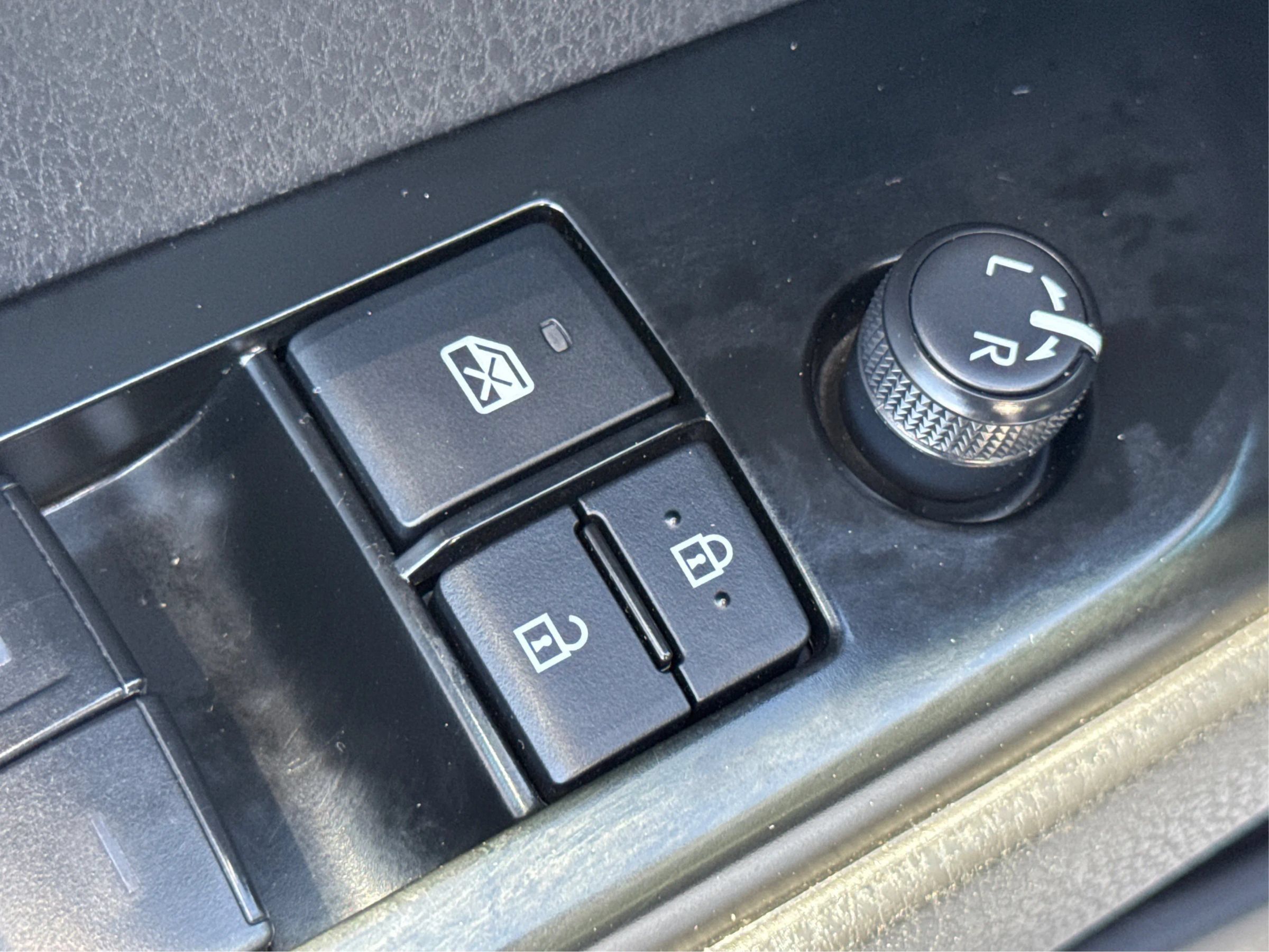 Used 2025 Toyota Camry LE FWD image 38