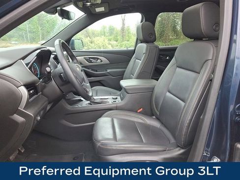 Used 2023 Chevrolet Traverse LT w/ LT Premium Package AWD/4WD image 2