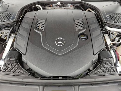 New 2025 Mercedes-Benz S 580 4MATIC Sedan image 16