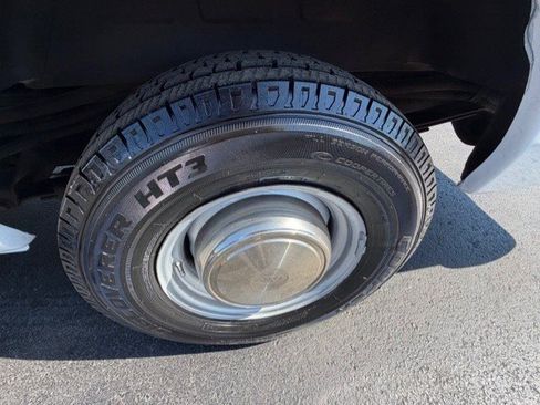 Used 2001 Ford E-350 and Econoline 350 Extended Super Duty image 10