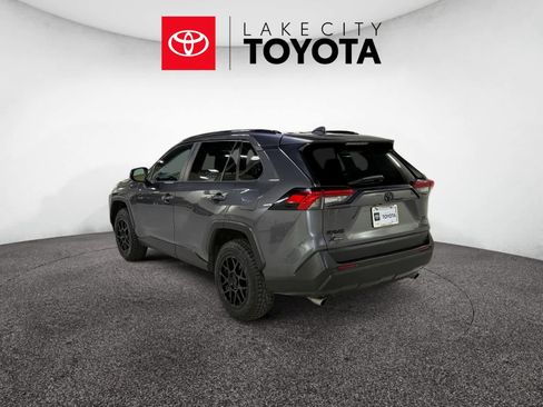 Used 2021 Toyota RAV4 LE image 4
