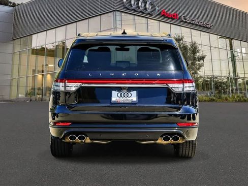Used 2022 Lincoln Aviator Reserve w/ Equipment Group 201A AWD/4WD image 3