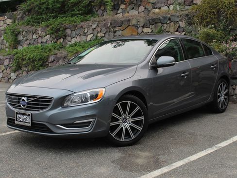 Used 2017 Volvo S60 T5 Inscription Platinum AWD/4WD image 2
