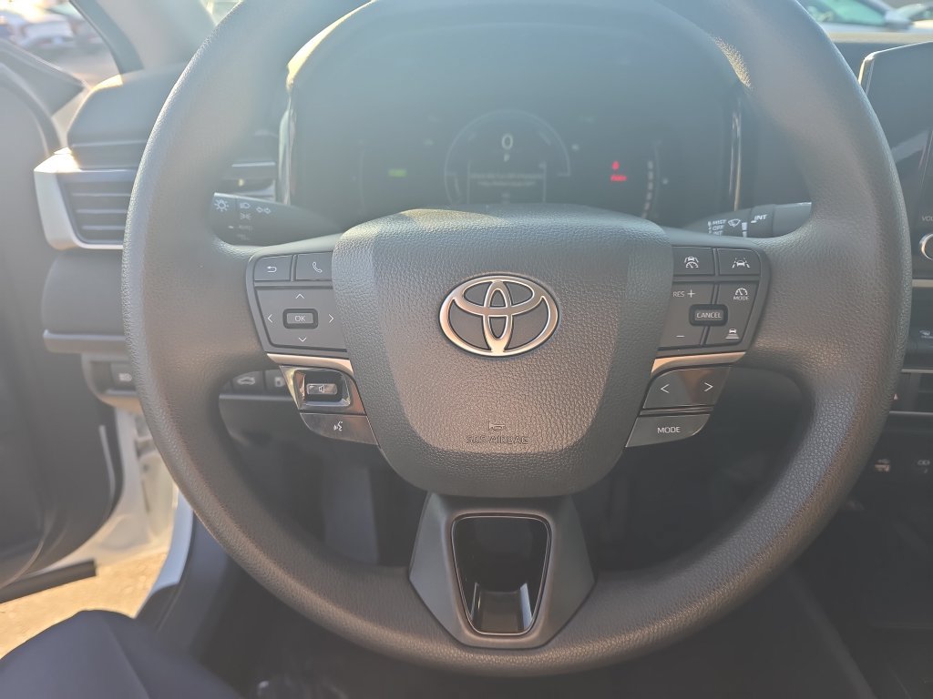 Used 2025 Toyota Camry LE FWD image 14