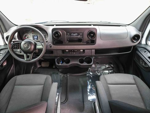 Used 2022 Mercedes-Benz Sprinter 2500 image 15