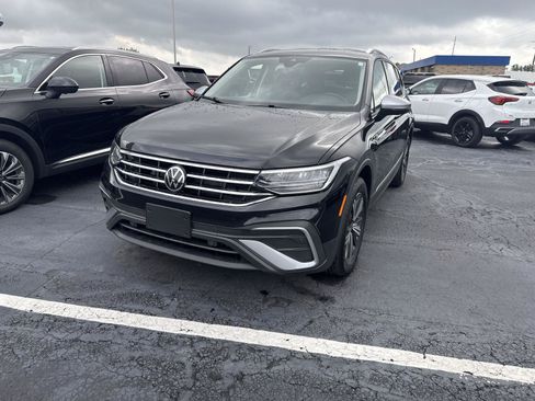 Used 2024 Volkswagen Tiguan Wolfsburg Edition AWD/4WD image 6