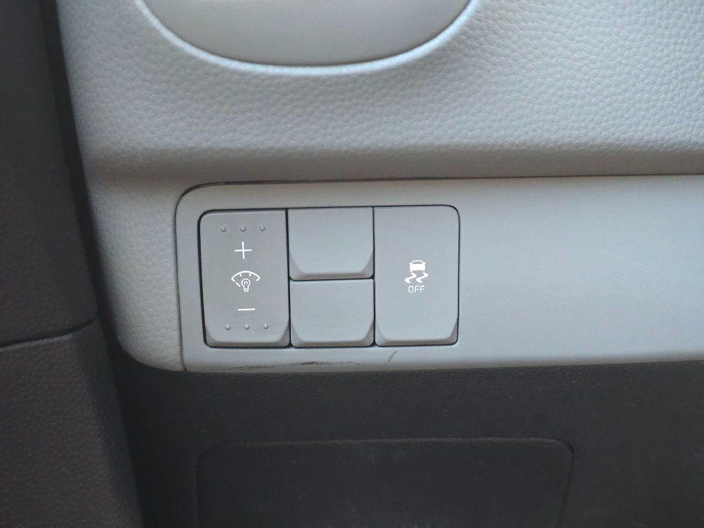 Used 2017 Kia Soul FWD image 16