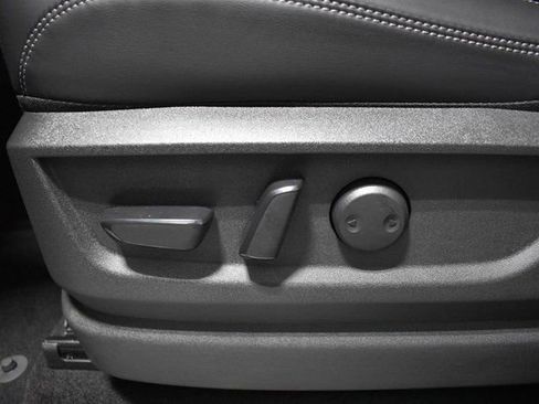 New 2026 Nissan Armada SL w/ Captain's Chari Seat Package image 17