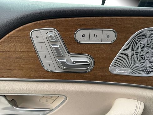 Used 2020 Mercedes-Benz GLS 450 4MATIC image 10